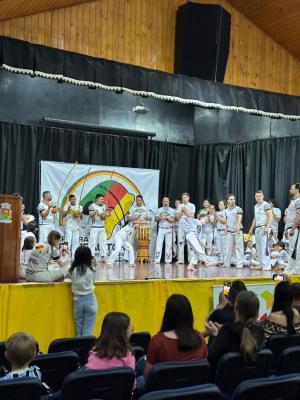 Encerramento anual das Oficinas de Hip Hop e Capoeira do CRAS destaca talentos e integrao