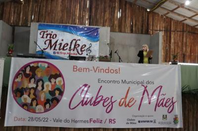 Encontro de Clube de Mes promove momento de amoo e alegria