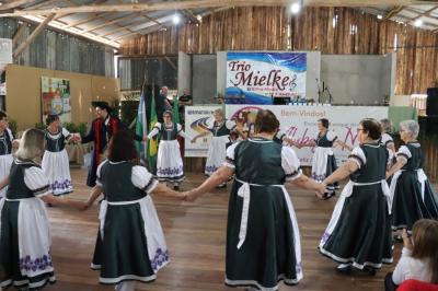 Encontro de Clube de Mes promove momentos de amoo e alegria