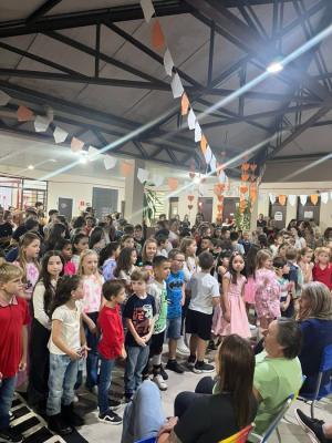 Escolas Municipais de Feliz homenageiam o Dia das Mes com o tema Dia de Quem Cuida de Mim